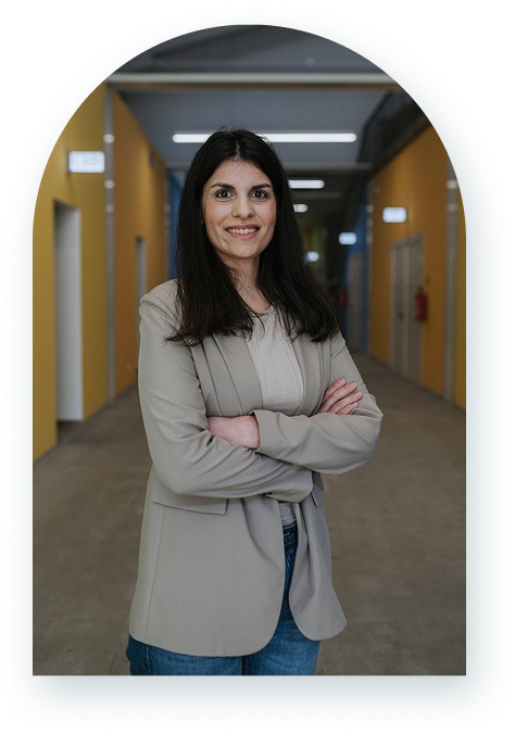 Sanja Benić koja stoji u prostorima riječkog poduzetničkog inkubatora Torpedo, iza nje se vide poslovni prostori